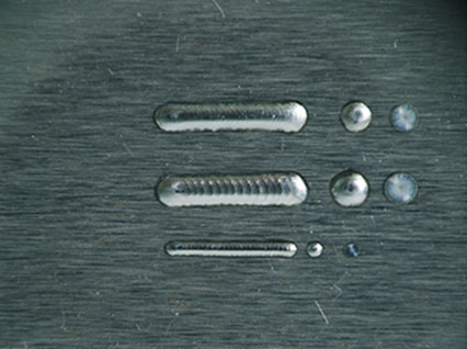 <a href='http://www.962588.net/product/3.htm' class='text_a'>模具激光焊機(jī)</a>修復(fù)鏡面模具效果